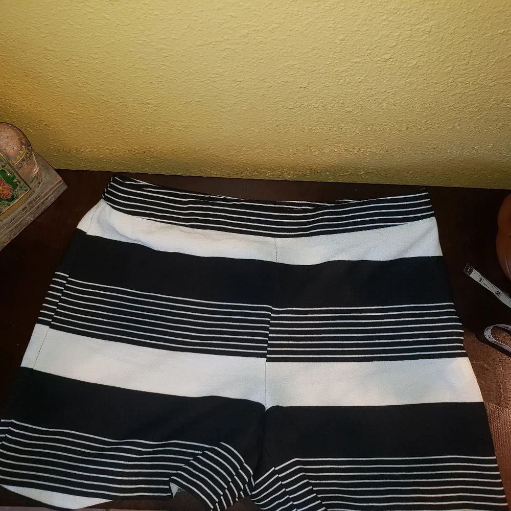 Cynthia Rowley Shorts Size 8 - Picture 6 of 10